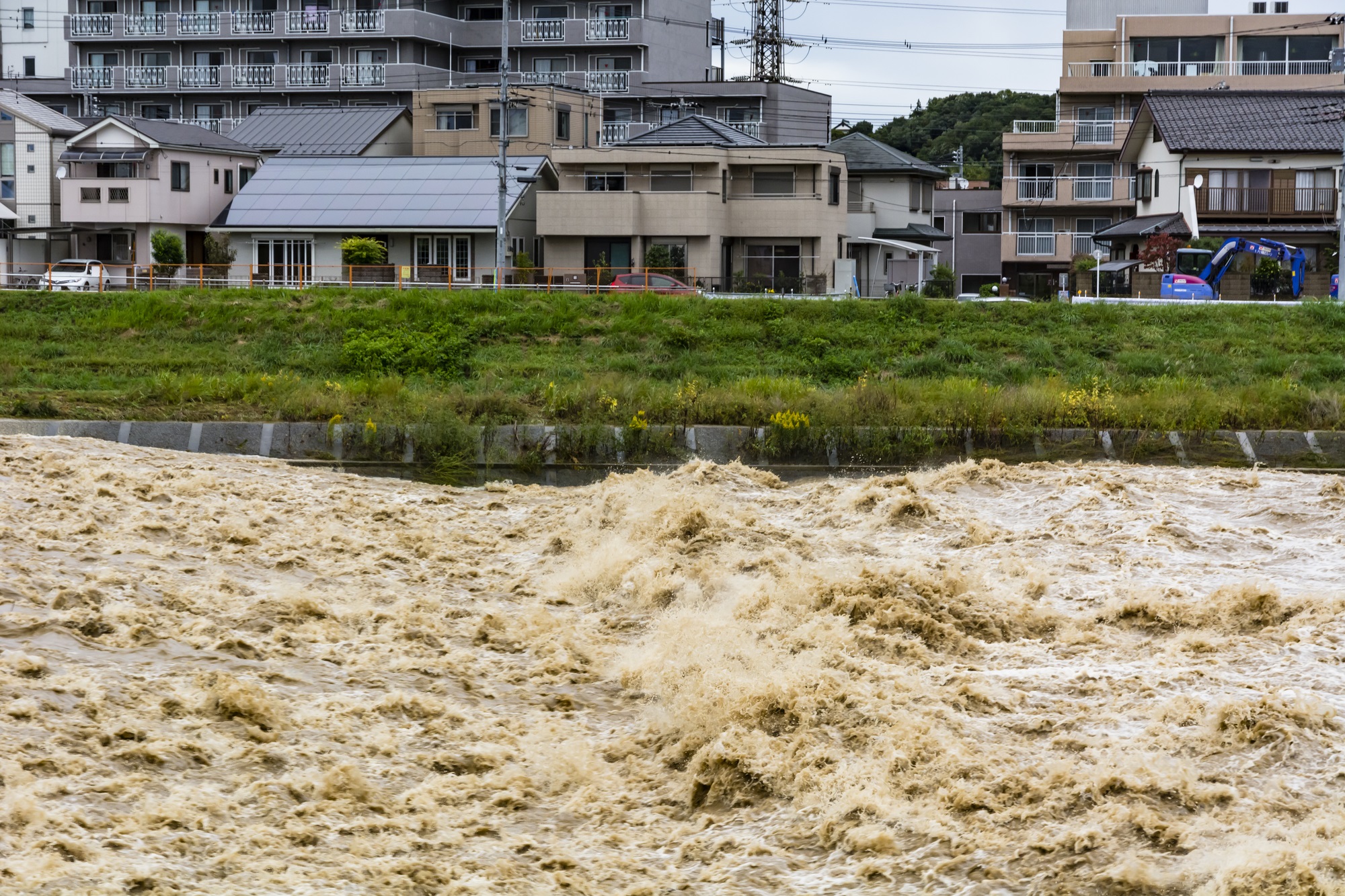 台風でひび割れた外壁は火災保険が適用できる 適用条件と注意点 台風でひび割れた外壁は火災保険が適用できる 適用条件と注意点